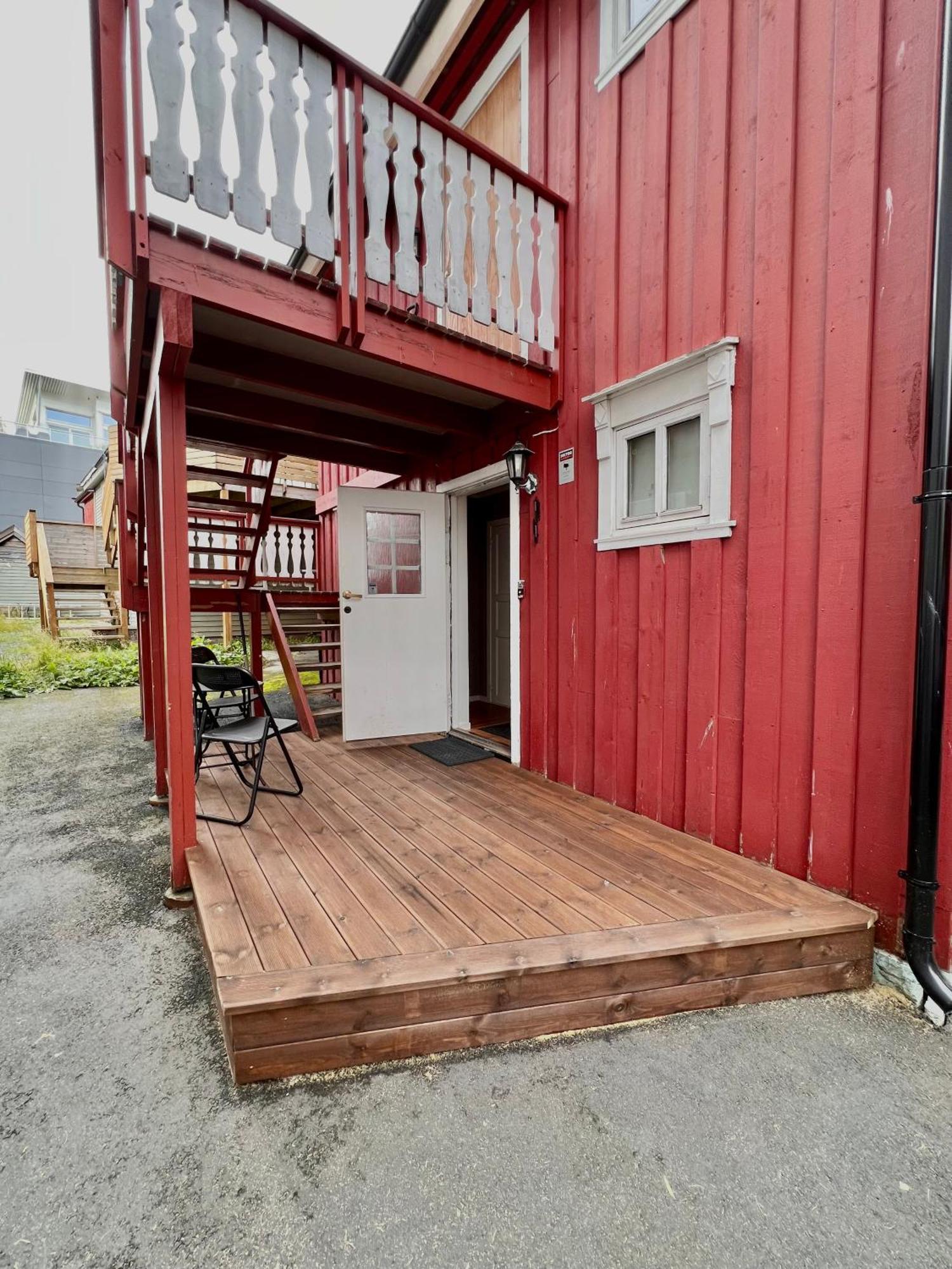 Arctic Homes - Red Polar House Tromsø Extérieur photo