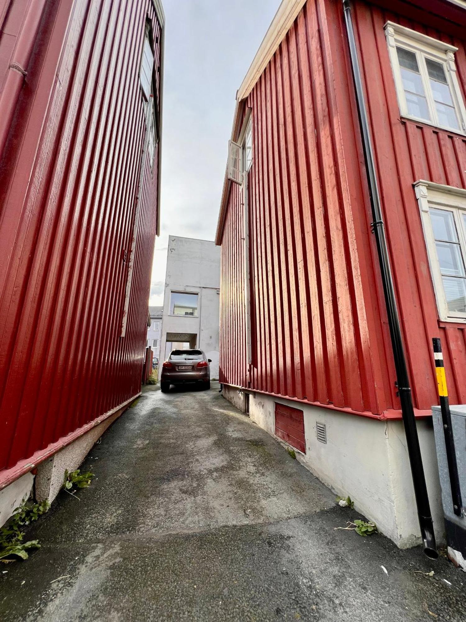 Arctic Homes - Red Polar House Tromsø Extérieur photo